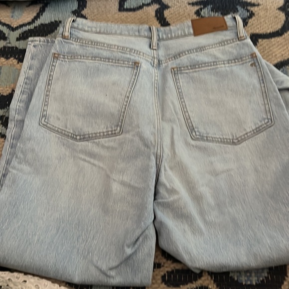 - Madewell The Perfect Vintage Wide-Leg Crop Jean in Edmunds Wash - Picture 6 of 9